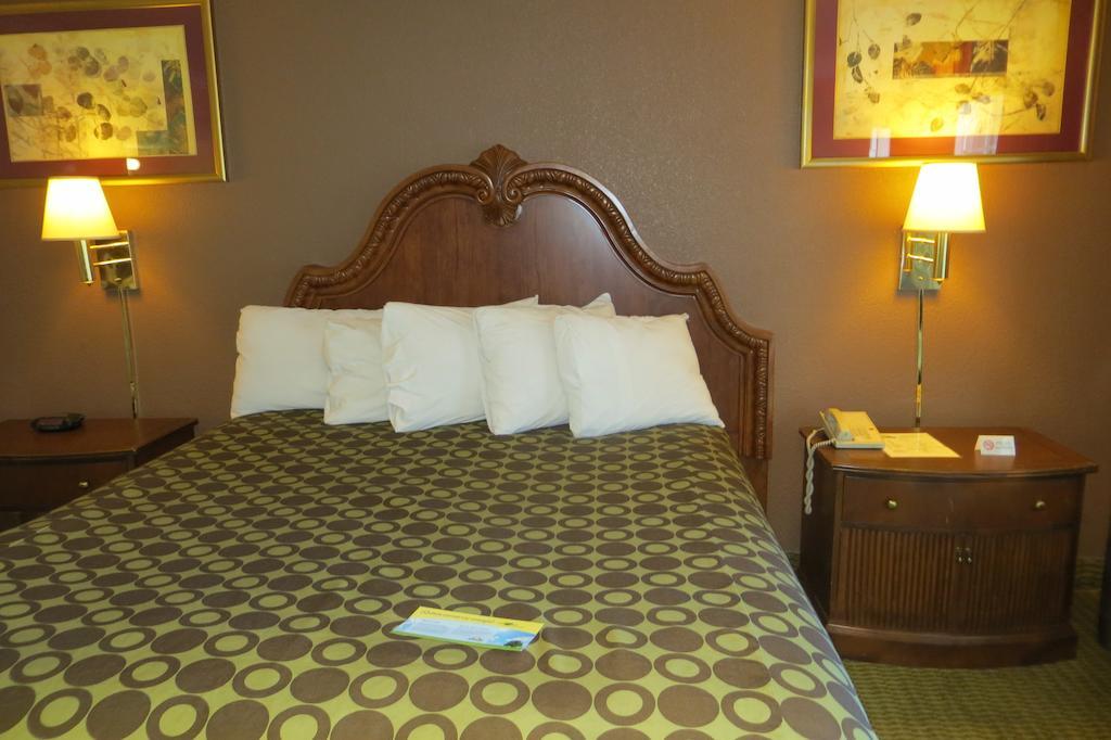 American Inn סטוקטון מראה חיצוני תמונה
