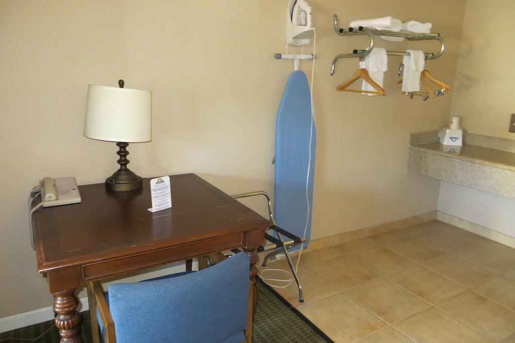 American Inn סטוקטון מראה חיצוני תמונה