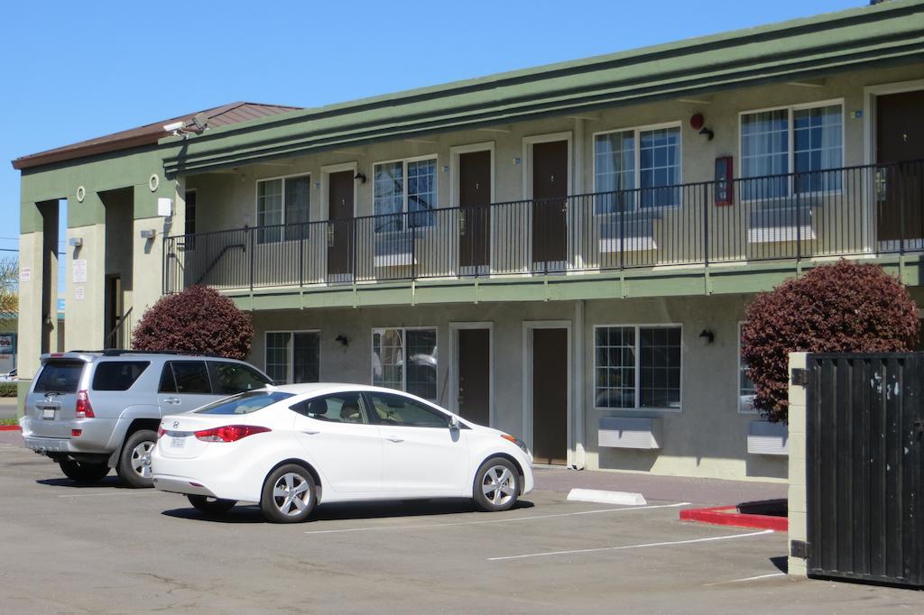 American Inn סטוקטון מראה חיצוני תמונה