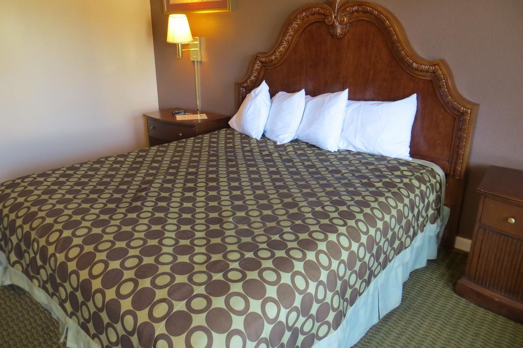 American Inn סטוקטון מראה חיצוני תמונה